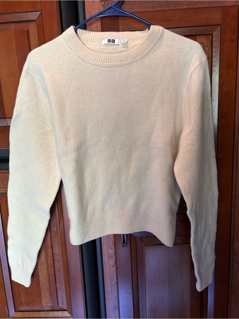 Uniqlo 100% Wool Cream Sweater Medium